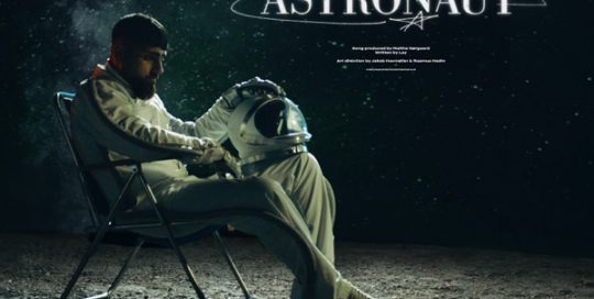 LAY - Astronaut